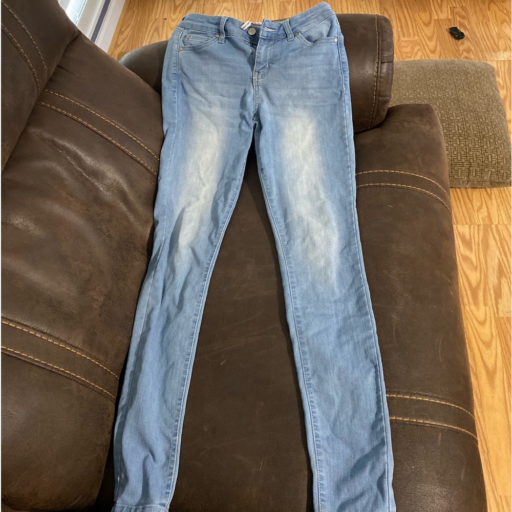 Light wash, skinny jeans, size 5/27